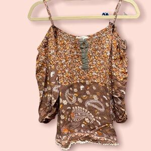 Umgee blouse cold shoulder floral/paisley print hook buttons on front Size Small
